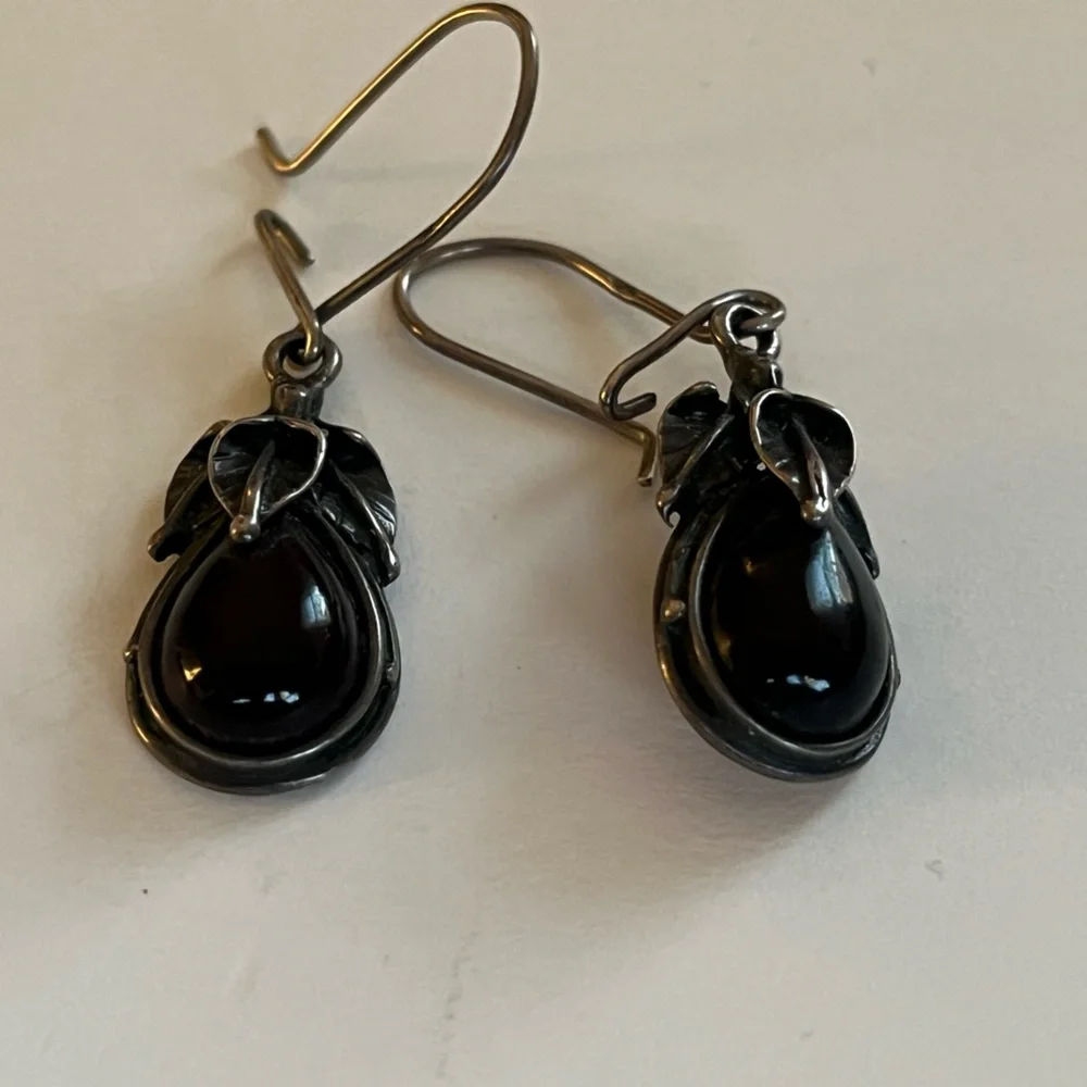 Red garnet earrings - Picture 5 of 9